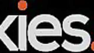 Strokies - Carmela Clutch Breaks in Virgin Hands for Facial