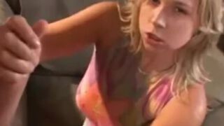 An Outdoor Handjob Session in a Sunny Day and a Cumshot