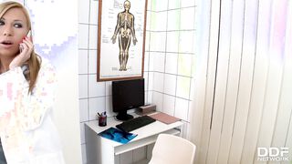 Hot teen Doc Jessy Brown kneels down to provide clinic glory hole blowjob