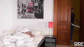 Pizza with big veiny meat makes Cherry Kiss go nuts on gloryhole delivery