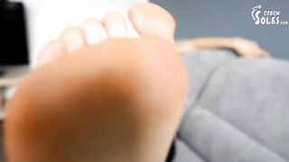 Enjoying big bare feet in his face (foot worship, BIG feet, foot smother, foot smelling, gym feet)