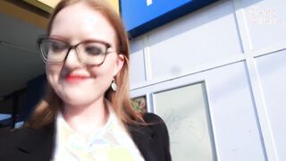 Who has bigger feet? - Teaser