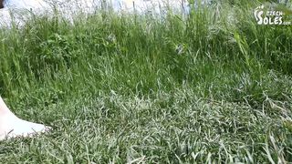 Dirty feet in park - teaser