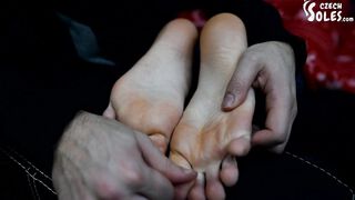 Warming up her cold sexy feet (soft soles, big feet, foot worship, college feet, sexy toes, 20 yo)