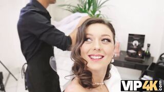 VIP4K. The visit of the hair salon on the weeding day turns into brides cheating on